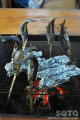 鱒の炭焼き