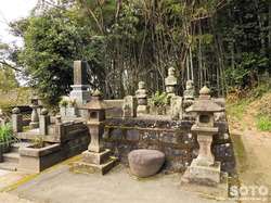 菊池兼朝公墓