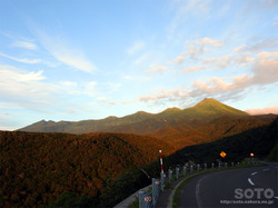 夕暮れの知床連山