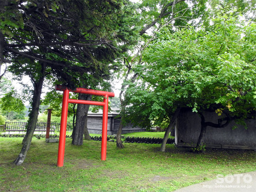 サケ慰霊塔