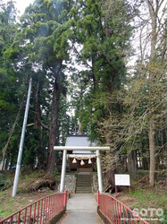 観音寺そばの神社