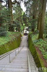 草部吉見神社(下り階段)