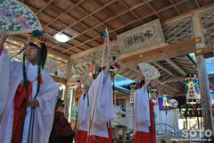 水屋神社(舞い1)