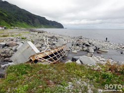 知床岬に続く海岸
