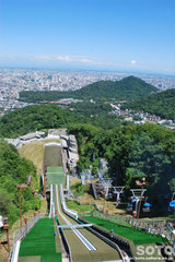 大倉山(展望ラウンジより)