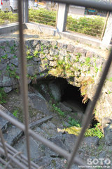 溶岩トンネル（２）