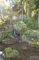 定義山(天皇塚と長命水の池)