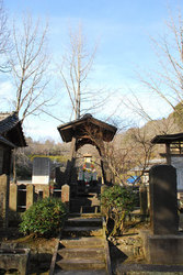 日輪寺(遺髪塔)