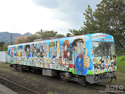 高森駅(ラッピング列車)