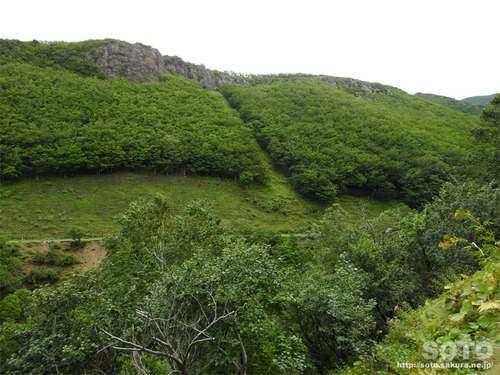 硫黄山(落石の跡)