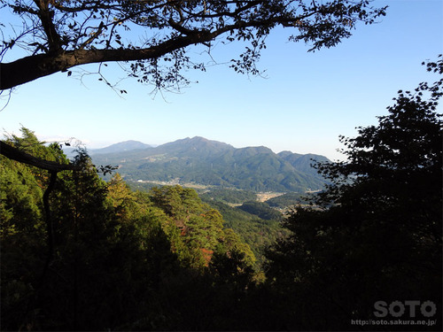 嵩山(東屋04からの眺め)