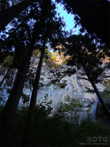 嵩山(骨穴?)