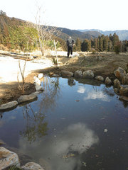 山小屋の池